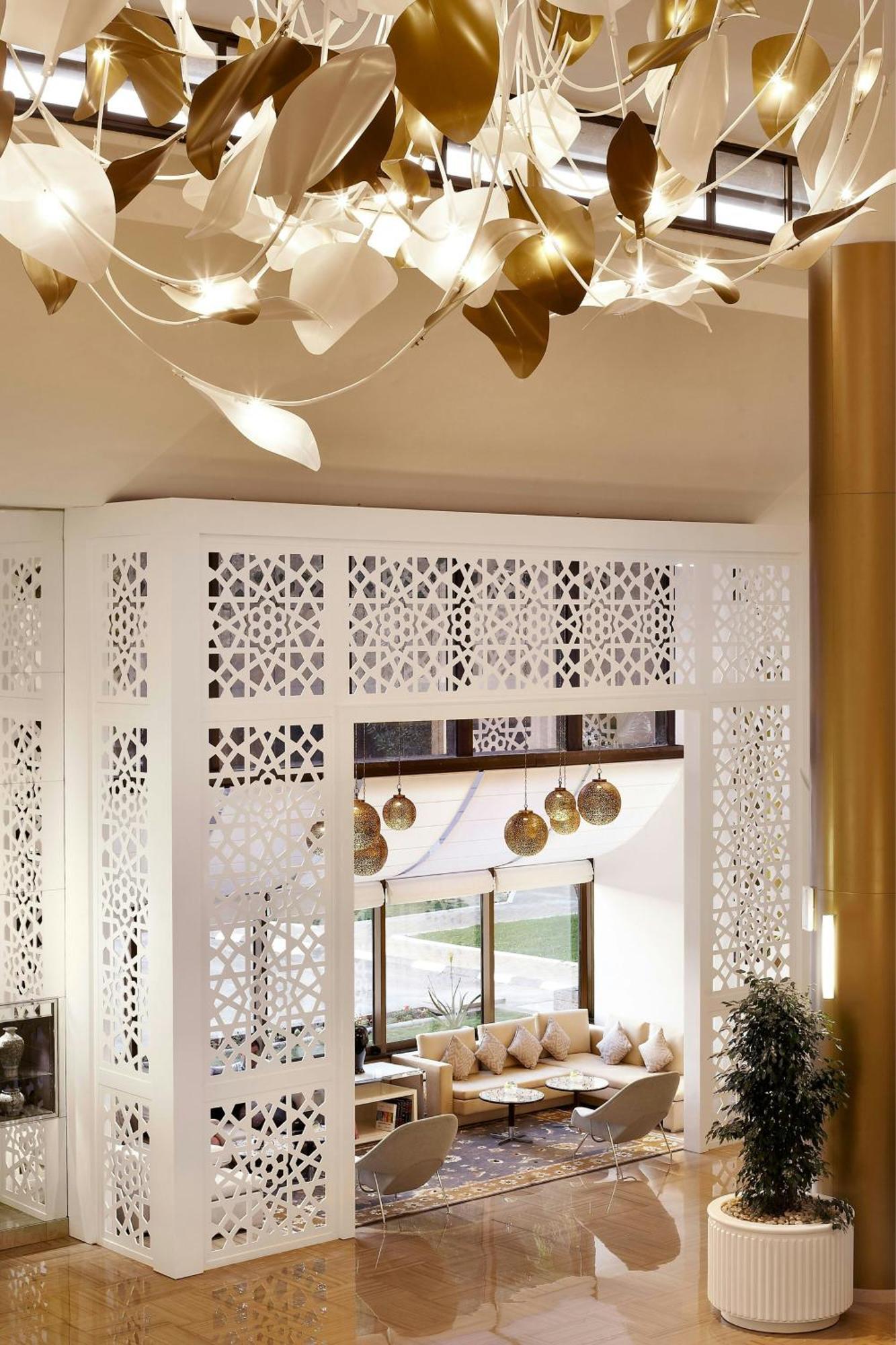 Le Meridien Эль-Хубар Экстерьер фото Laser cut wood