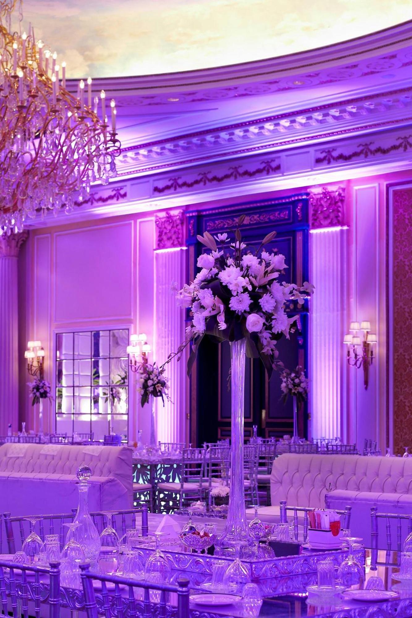 Le Meridien Эль-Хубар Экстерьер фото The ballroom at the Waldorf Astoria New York
